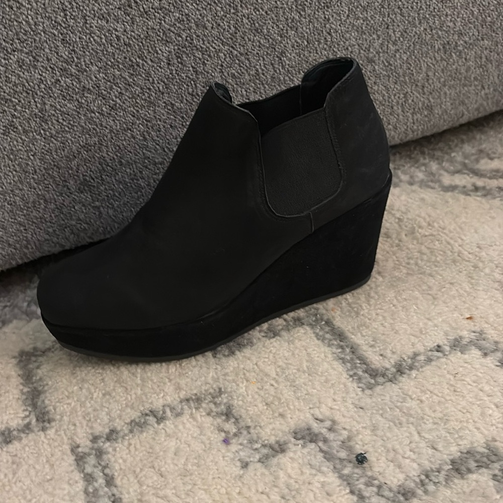 KDB black platform shoes. Size 6.5.